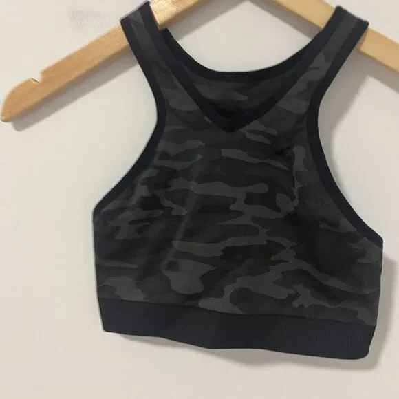 Women's Black & Gray Camo Print Ribbed Sports Bra - Picture 2 of 4